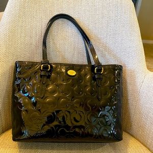 Gorgeous black patent leather Coach bag in excellent condition!